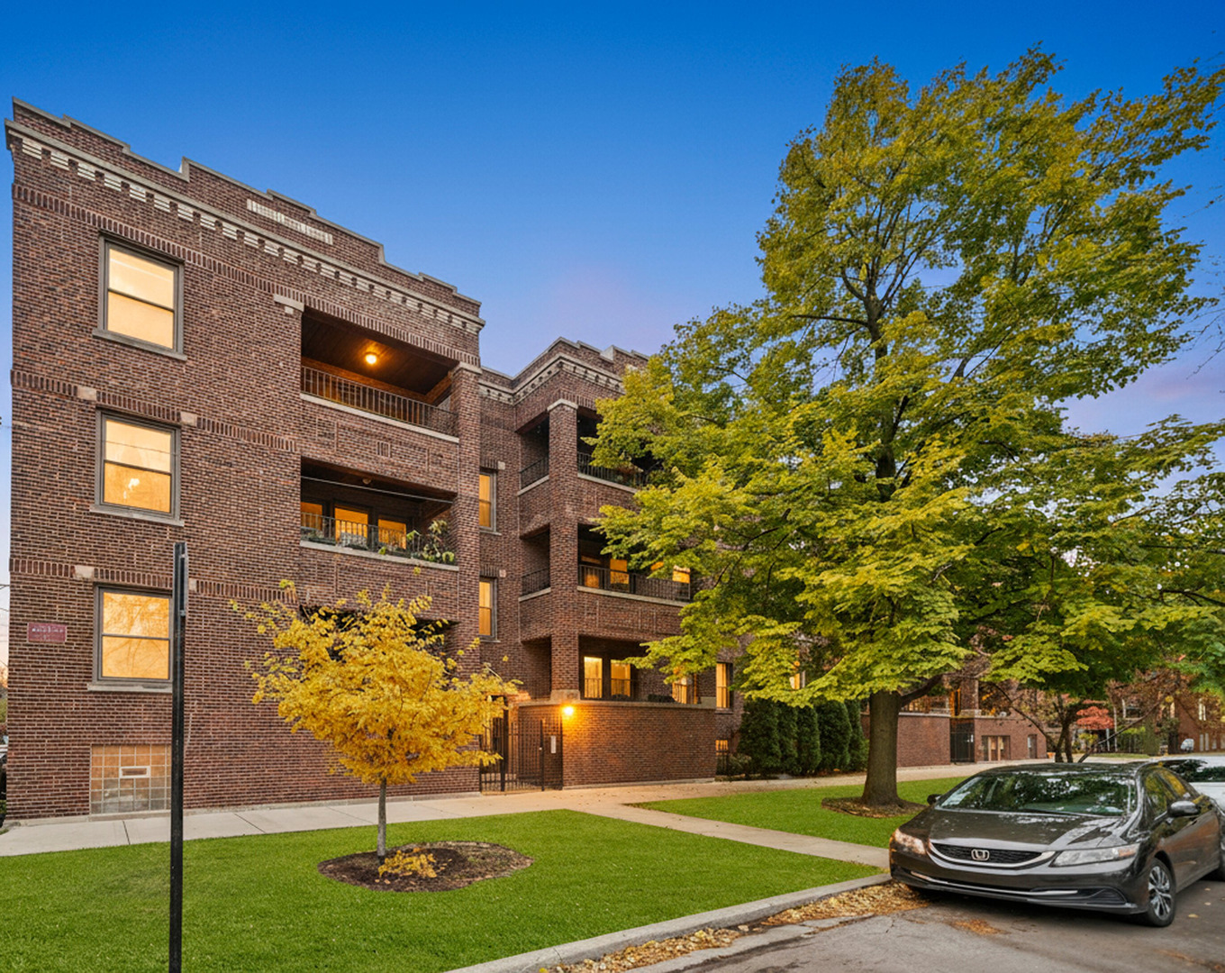 2237 N Saint Louis Avenue #2, Chicago, IL 60647