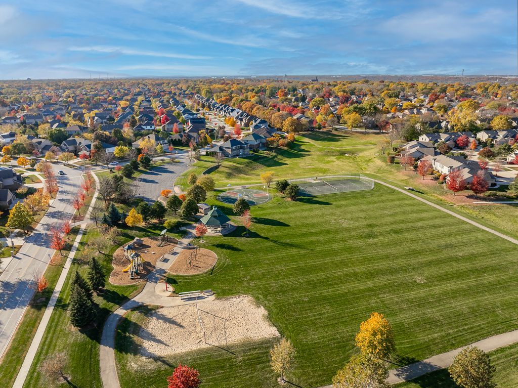 1343 Camelot Lane, Lemont, IL 60439