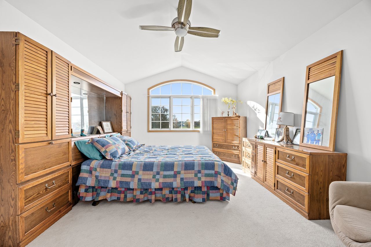 1343 Camelot Lane, Lemont, IL 60439