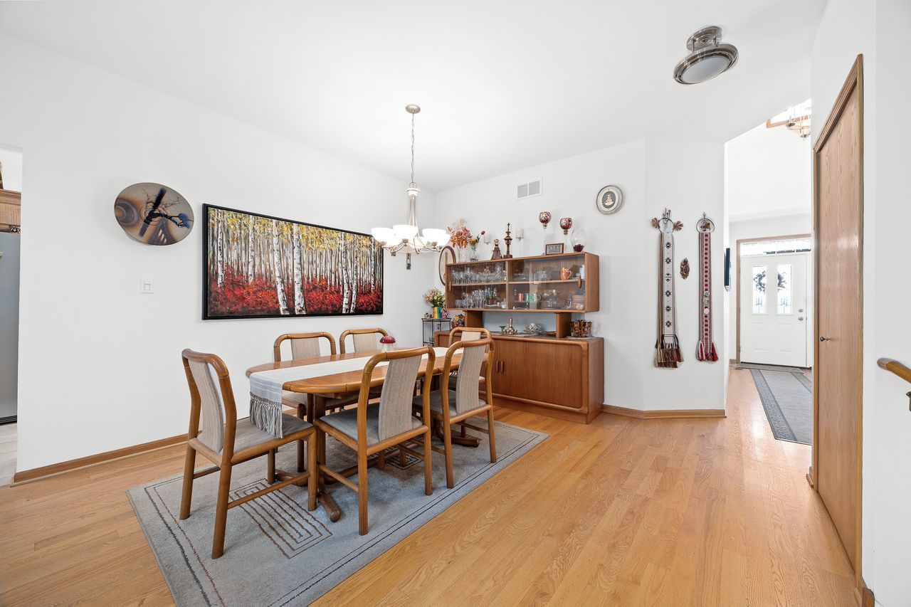 1343 Camelot Lane, Lemont, IL 60439