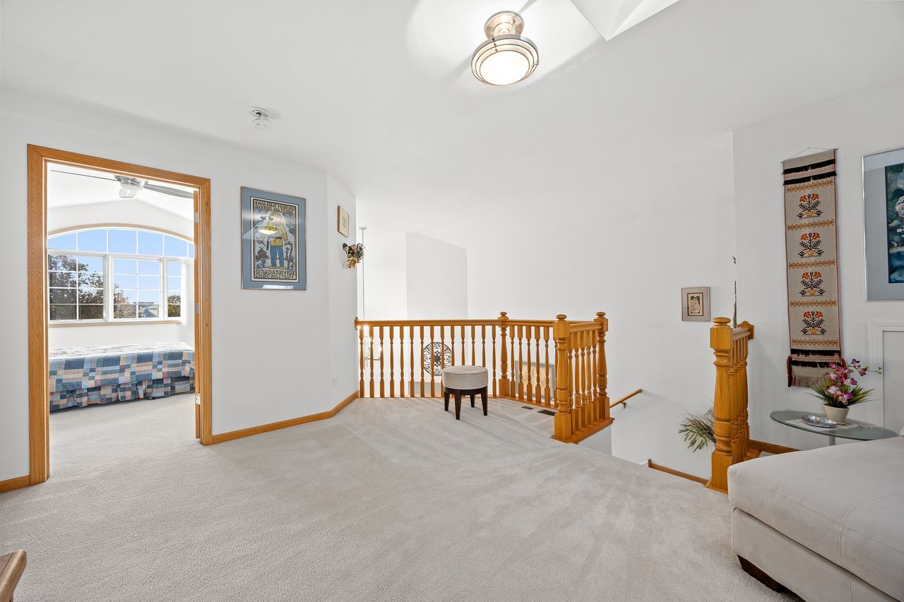 1343 Camelot Lane, Lemont, IL 60439