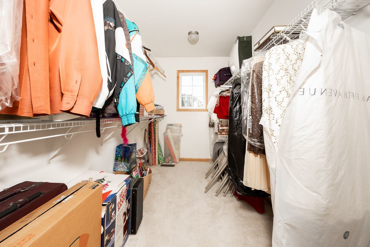 1343 Camelot Lane, Lemont, IL 60439