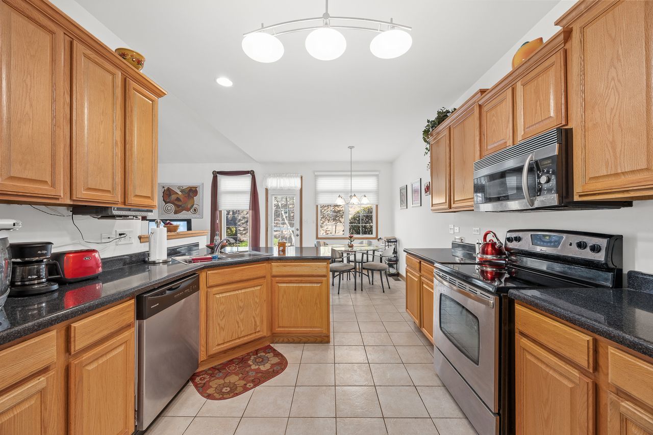 1343 Camelot Lane, Lemont, IL 60439