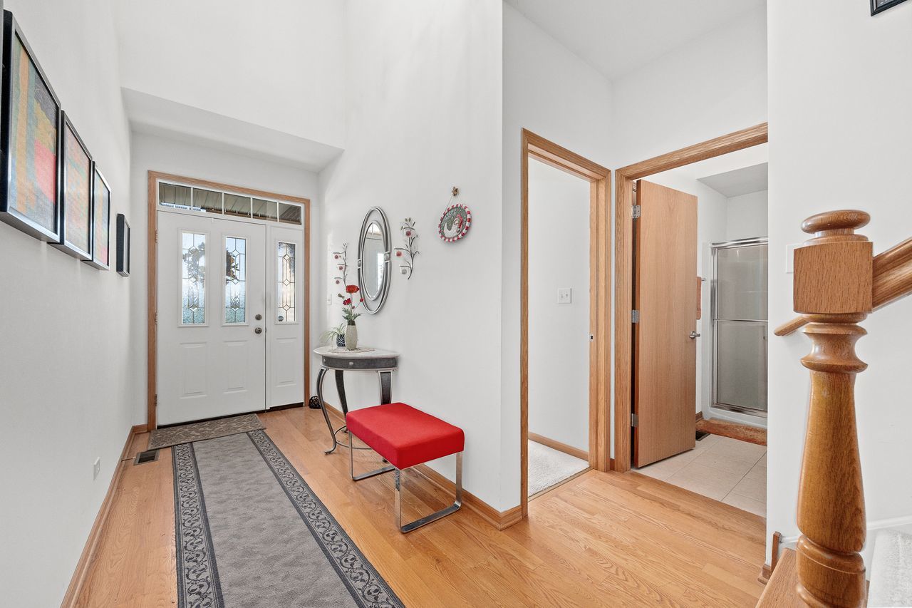 1343 Camelot Lane, Lemont, IL 60439