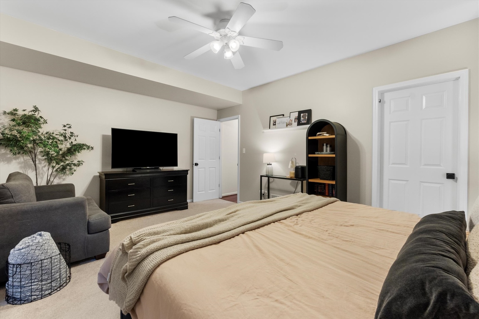 3531 N Reta Avenue #1, Chicago, IL 60657