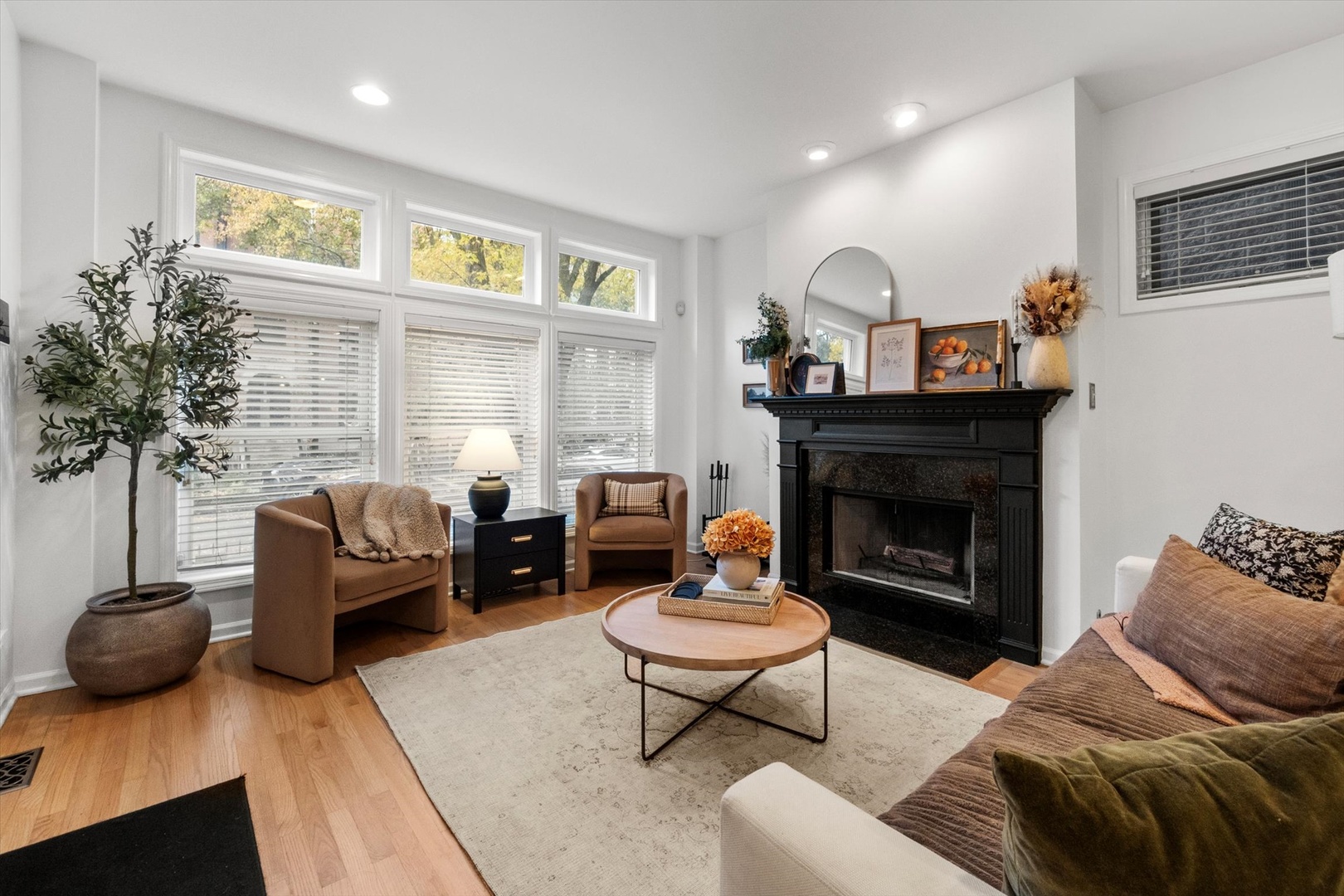 3531 N Reta Avenue #1, Chicago, IL 60657