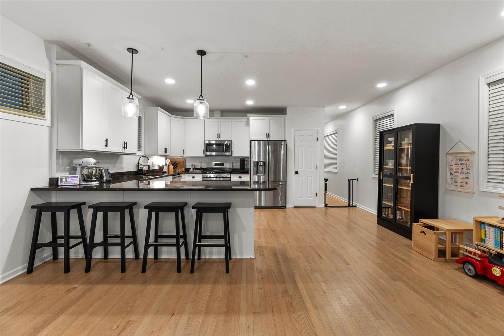 3531 N Reta Avenue #1, Chicago, IL 60657