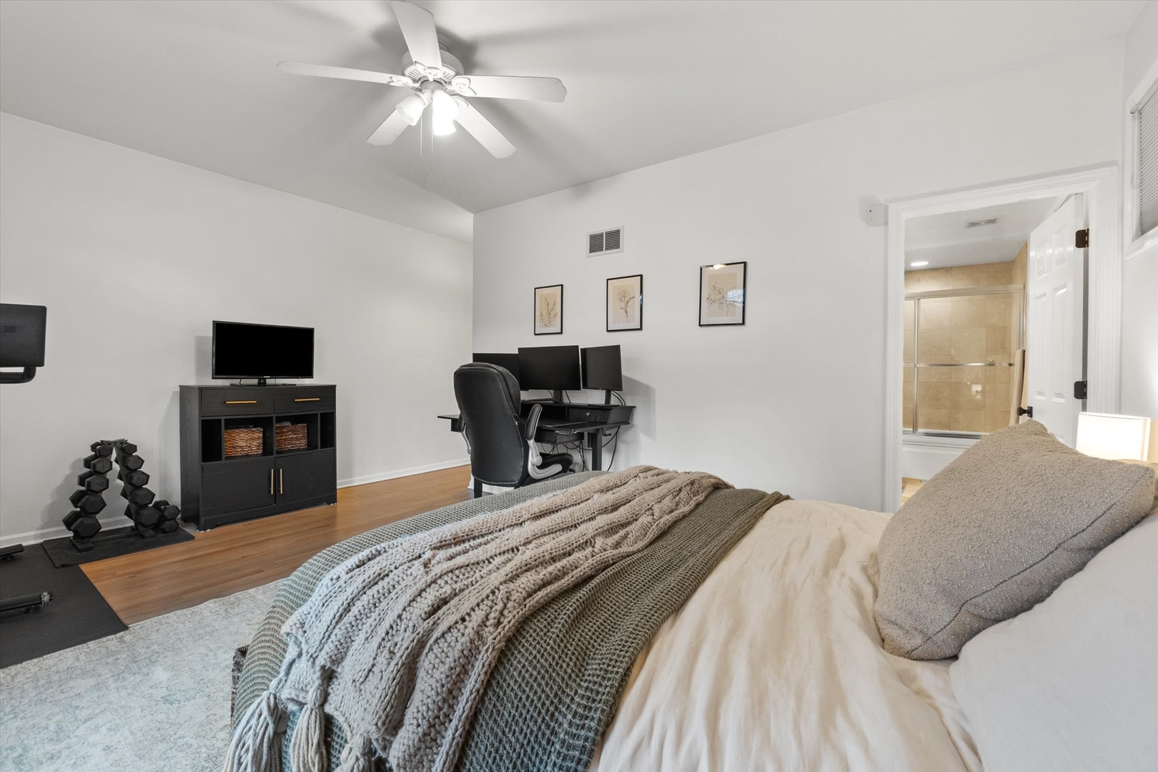 3531 N Reta Avenue #1, Chicago, IL 60657