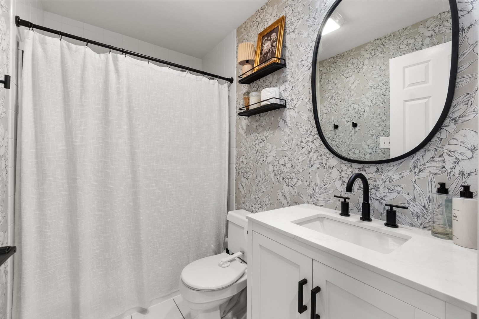 3531 N Reta Avenue #1, Chicago, IL 60657