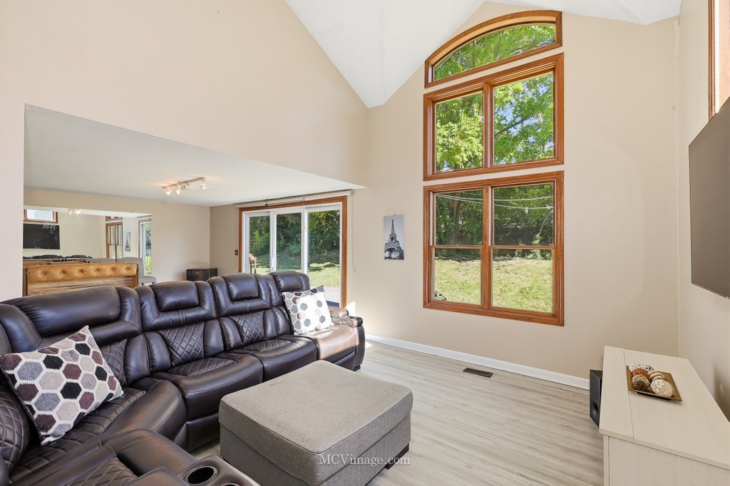 1078 Rain Tree Drive, Bolingbrook, IL 60440