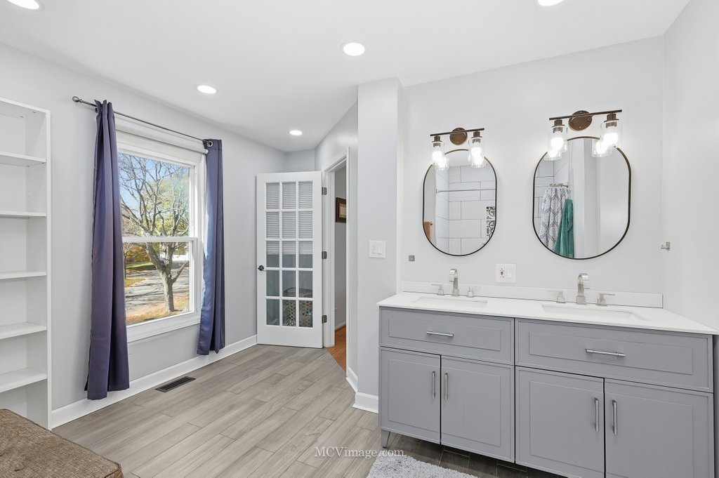 1078 Rain Tree Drive, Bolingbrook, IL 60440