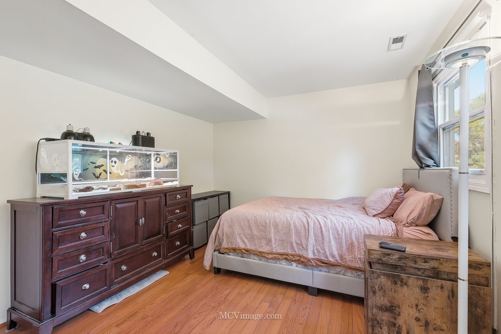 1078 Rain Tree Drive, Bolingbrook, IL 60440