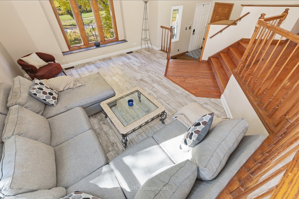 1078 Rain Tree Drive, Bolingbrook, IL 60440