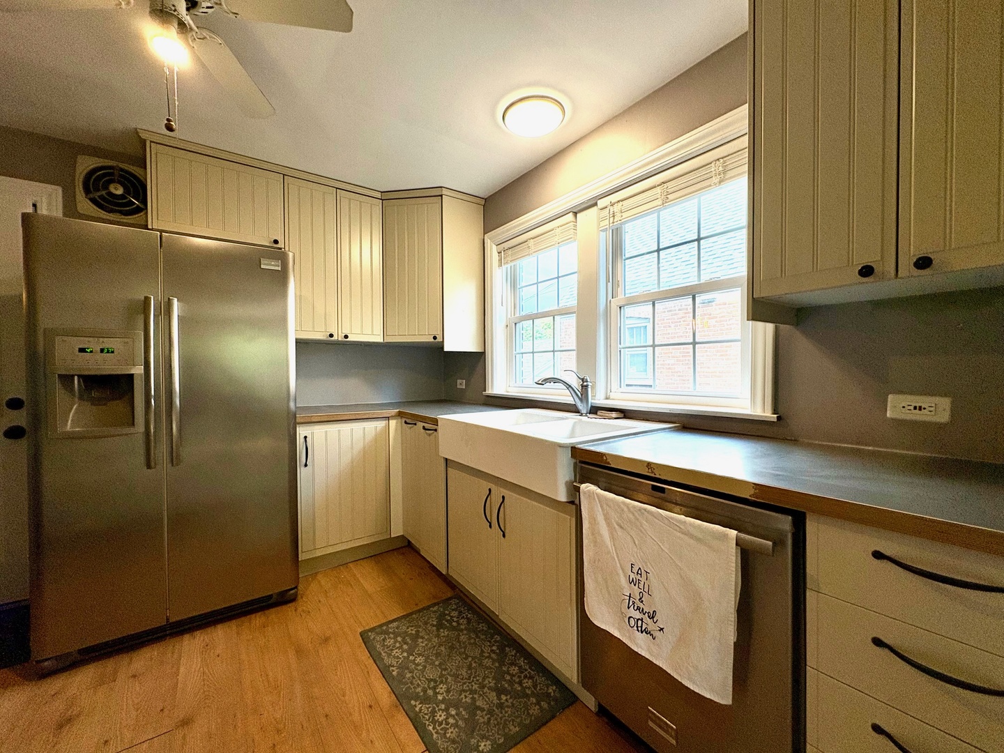 9210 S Trumbull Avenue, Evergreen Park, IL 60805