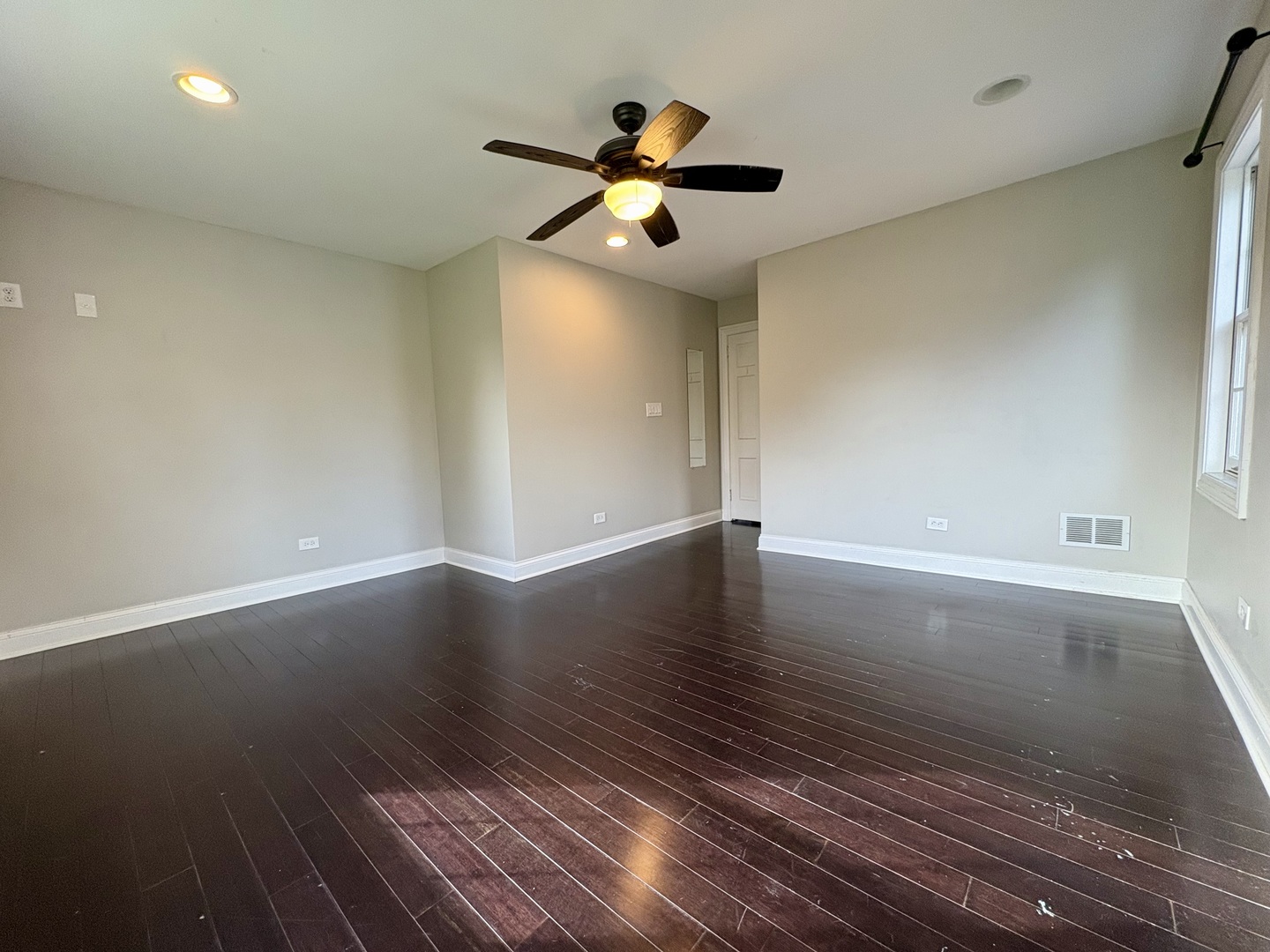 9210 S Trumbull Avenue, Evergreen Park, IL 60805