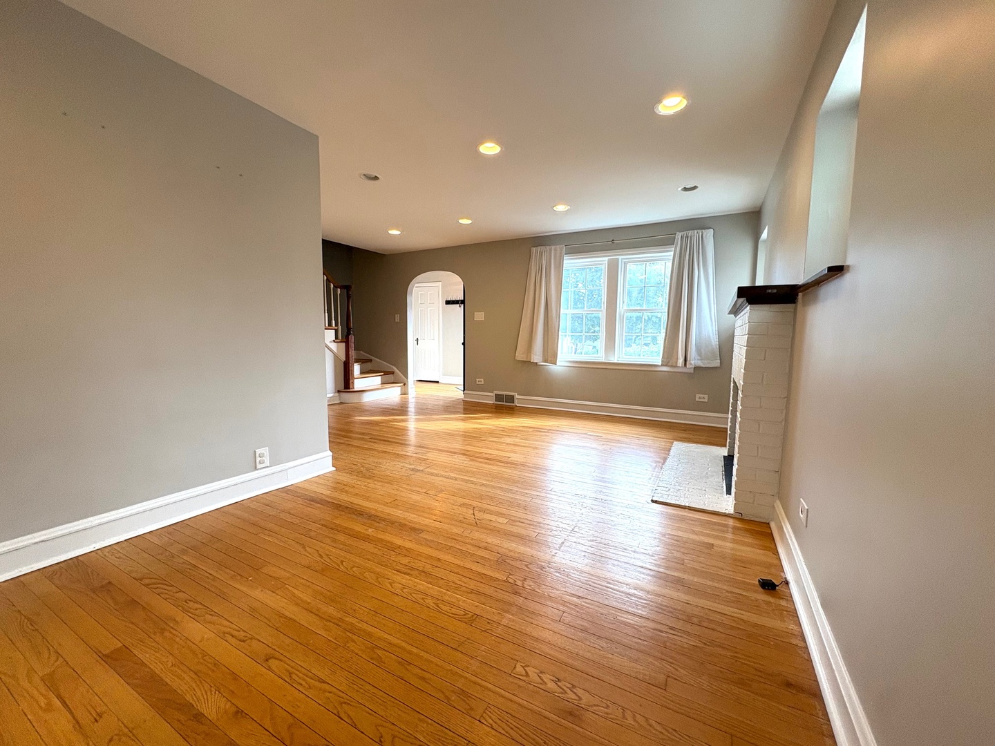 9210 S Trumbull Avenue, Evergreen Park, IL 60805