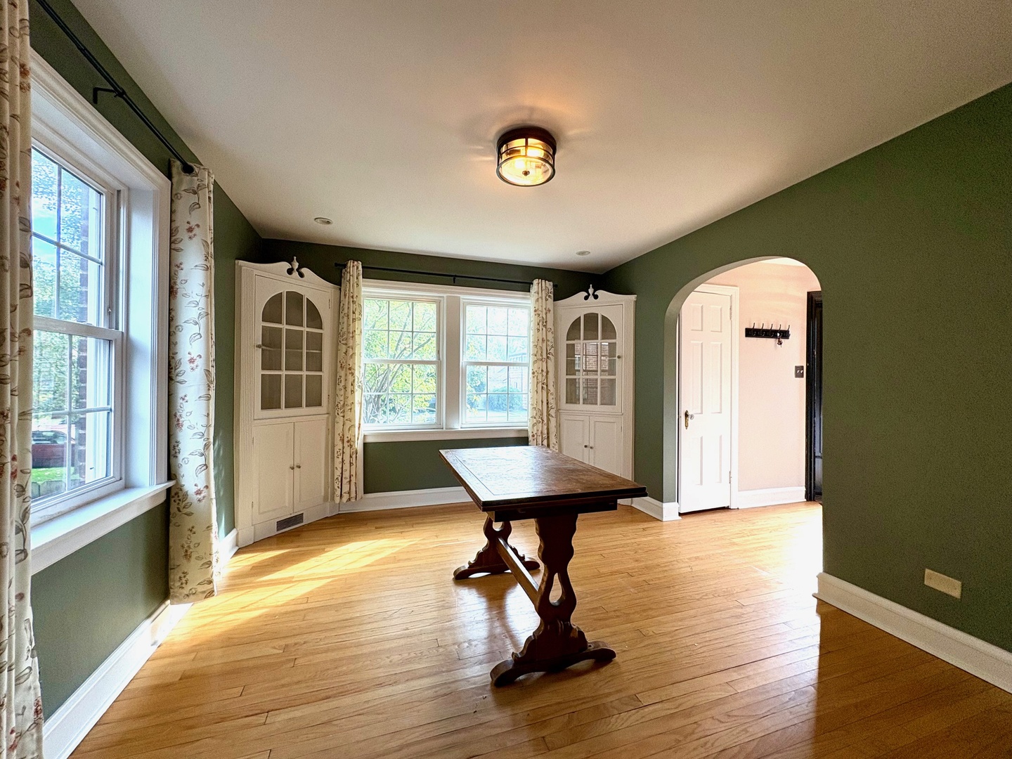 9210 S Trumbull Avenue, Evergreen Park, IL 60805