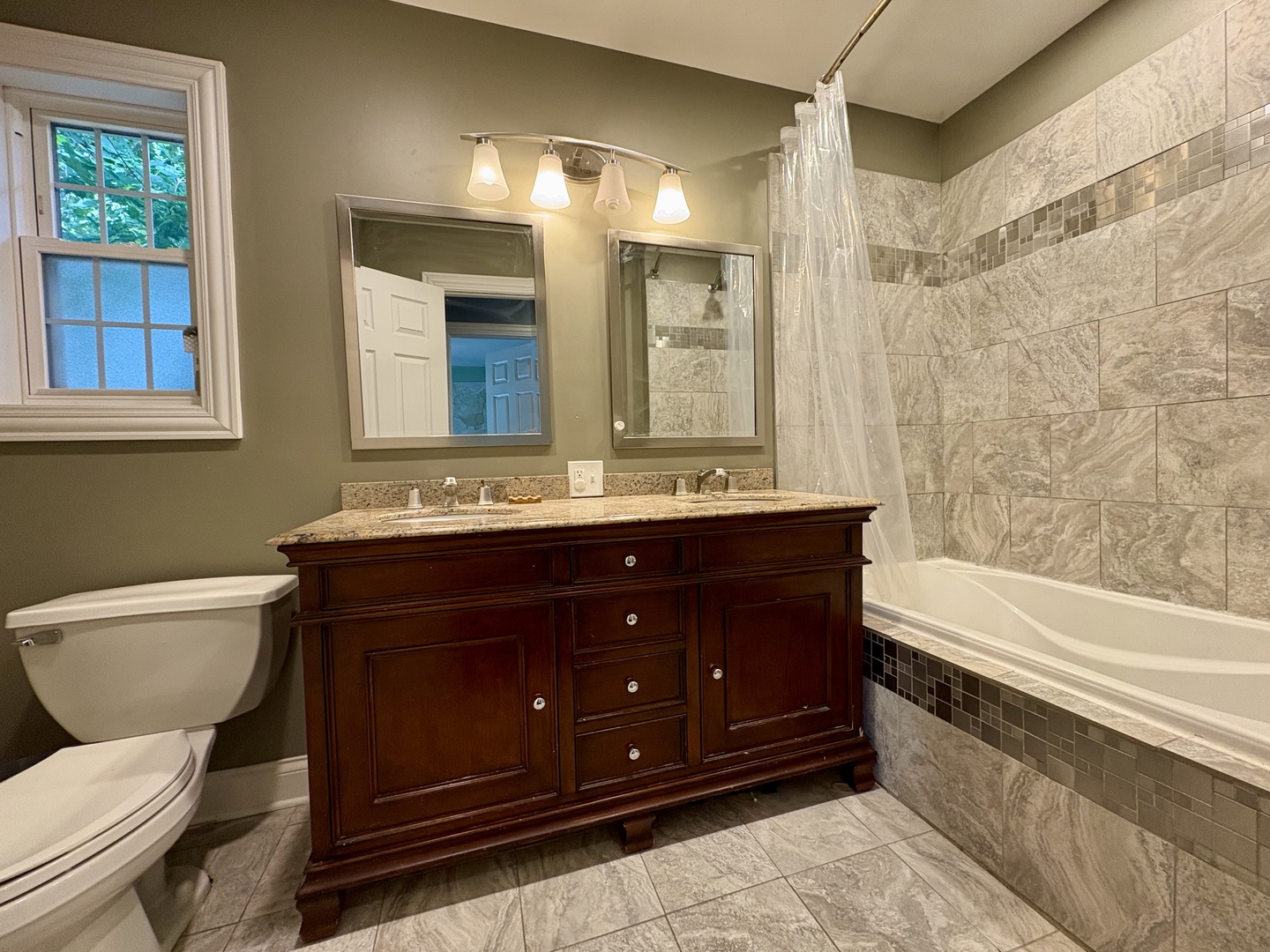 9210 S Trumbull Avenue, Evergreen Park, IL 60805