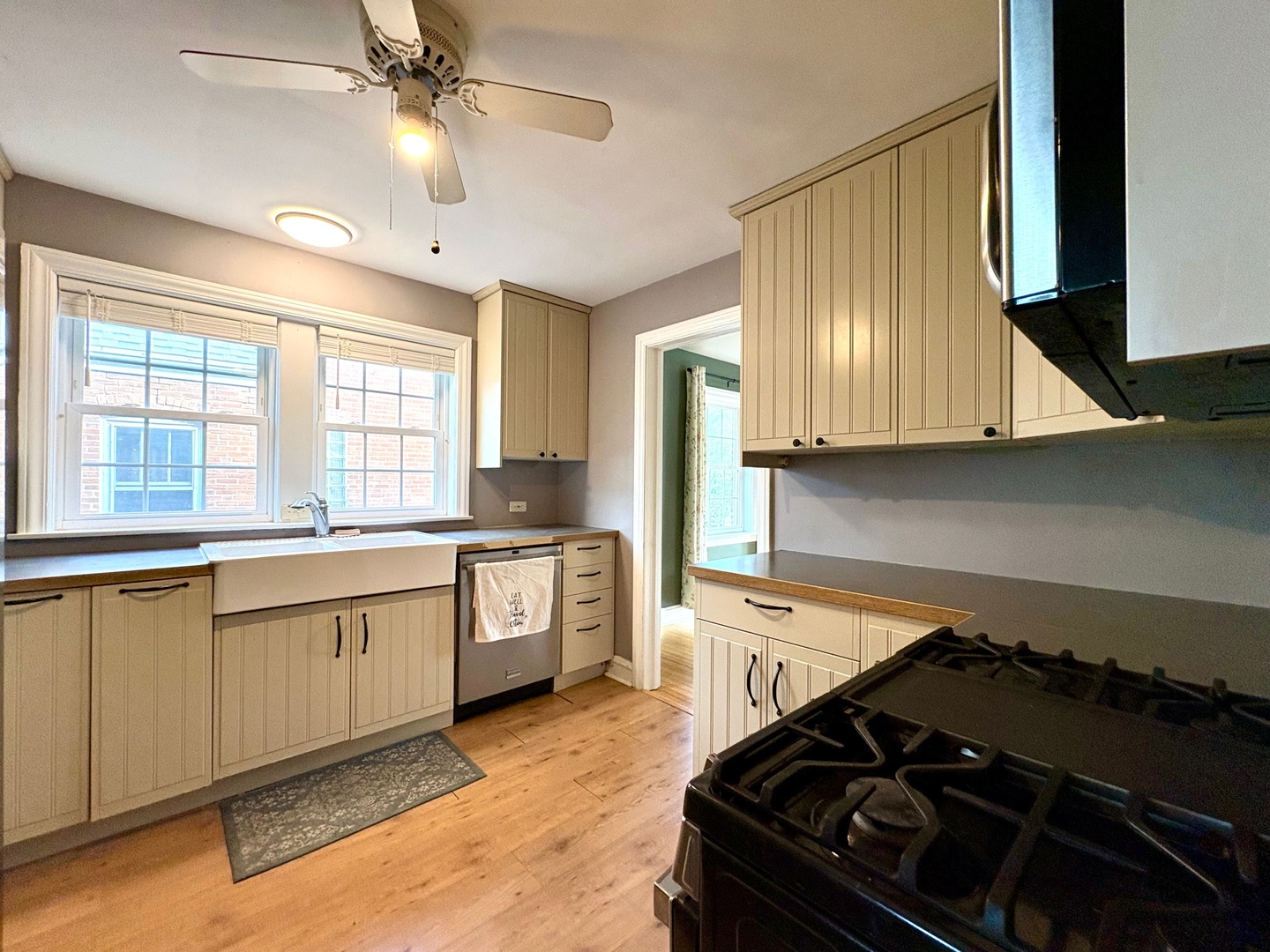 9210 S Trumbull Avenue, Evergreen Park, IL 60805