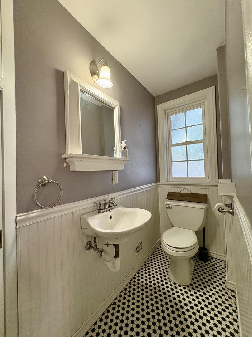 9210 S Trumbull Avenue, Evergreen Park, IL 60805