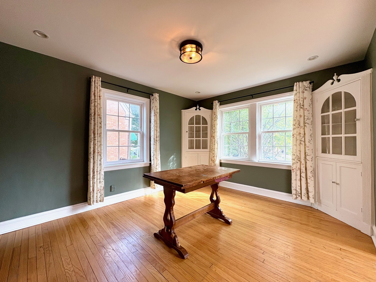 9210 S Trumbull Avenue, Evergreen Park, IL 60805