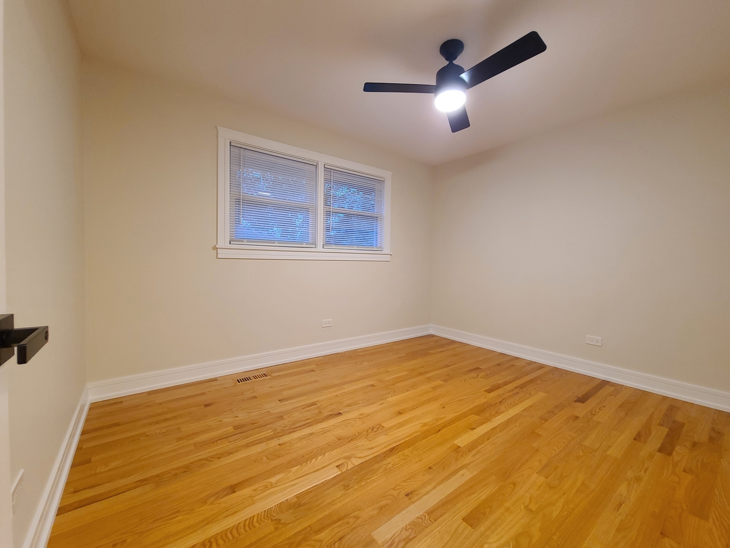 7025 W 84th Street, Burbank, IL 60459