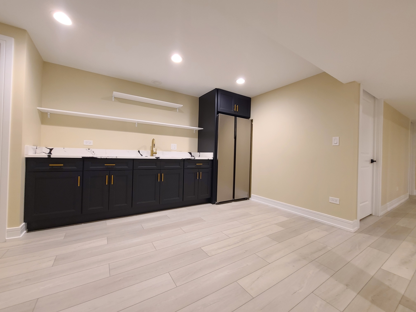 7025 W 84th Street, Burbank, IL 60459