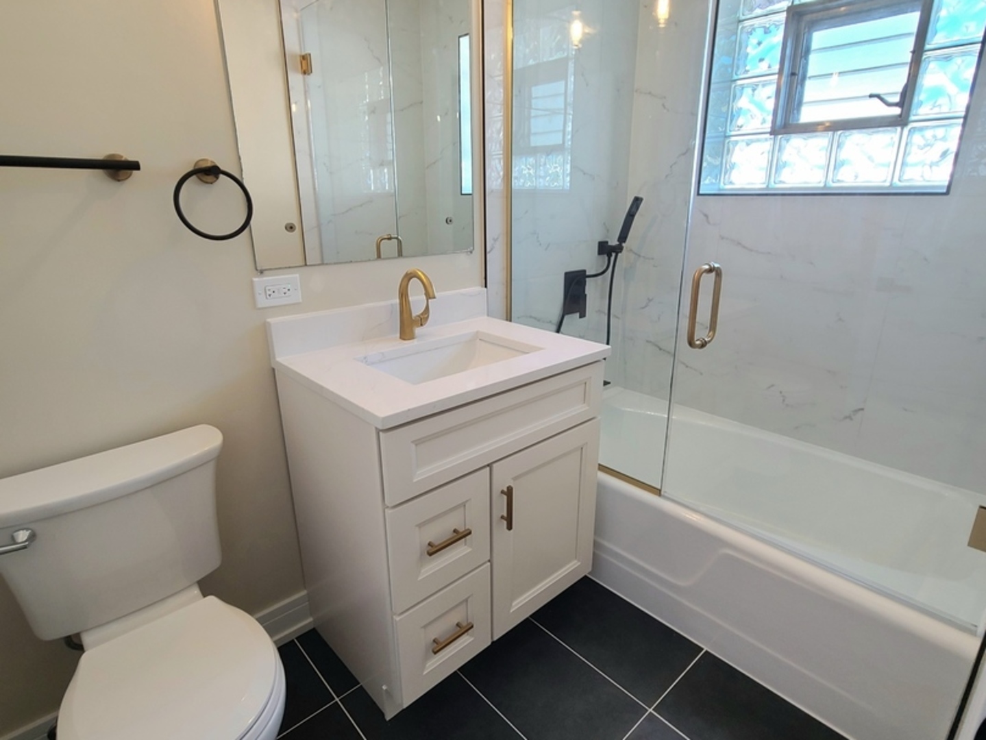 7025 W 84th Street, Burbank, IL 60459