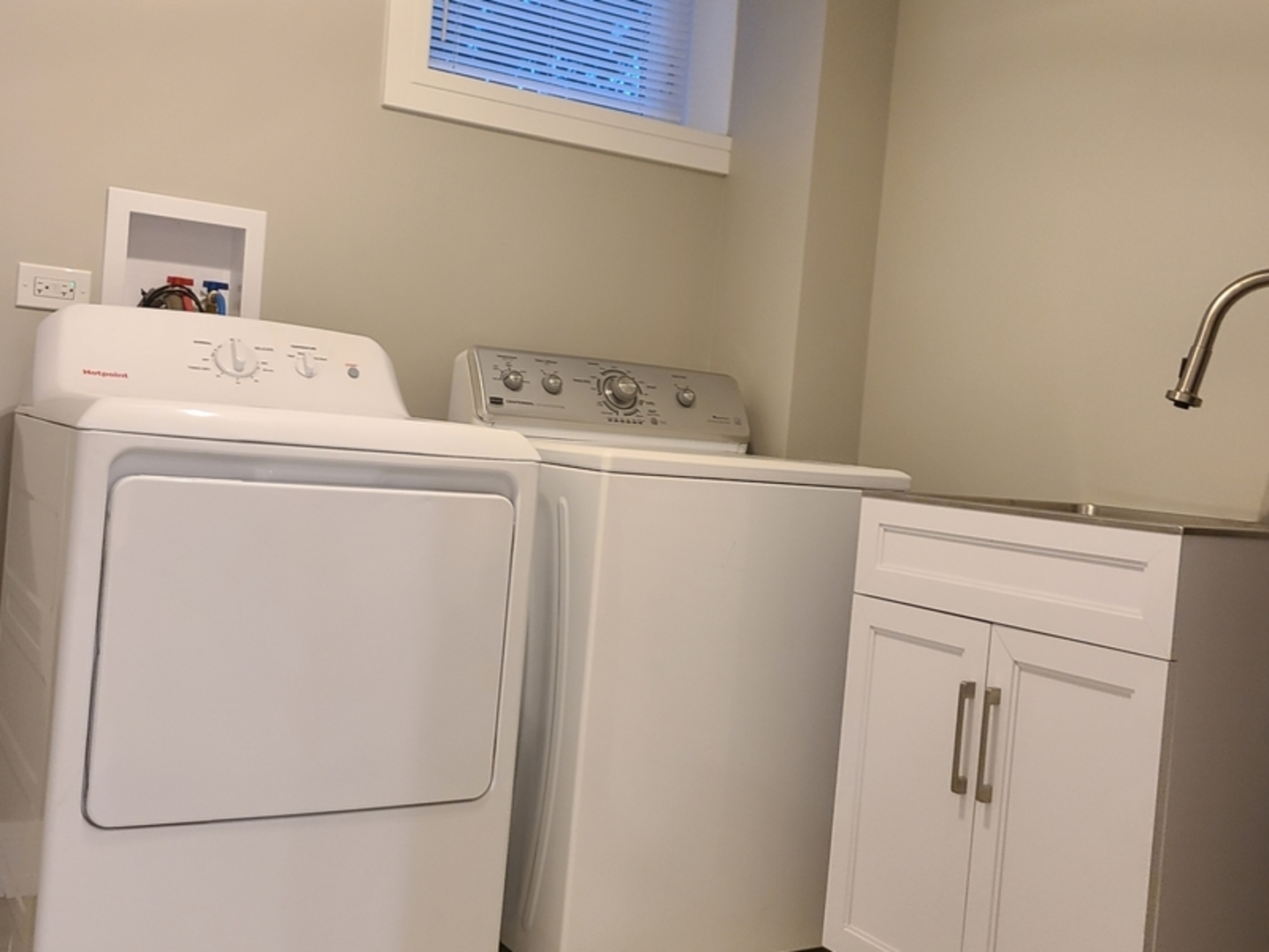 7025 W 84th Street, Burbank, IL 60459