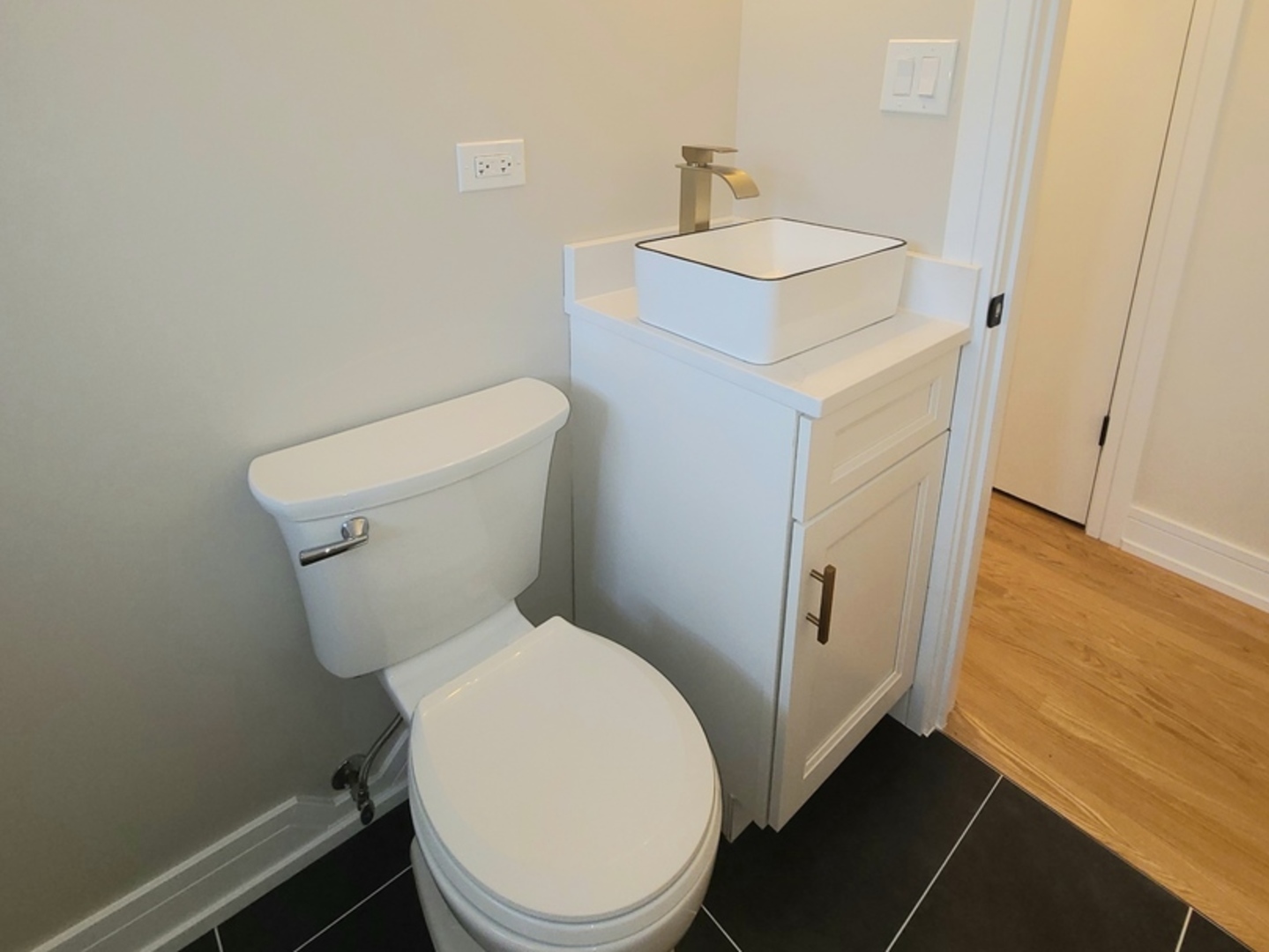 7025 W 84th Street, Burbank, IL 60459