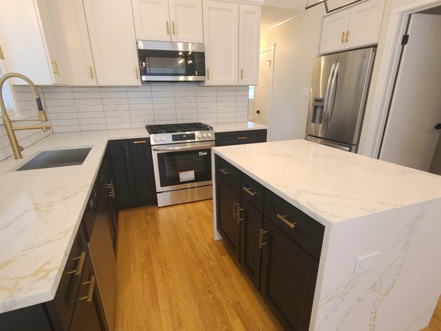 7025 W 84th Street, Burbank, IL 60459