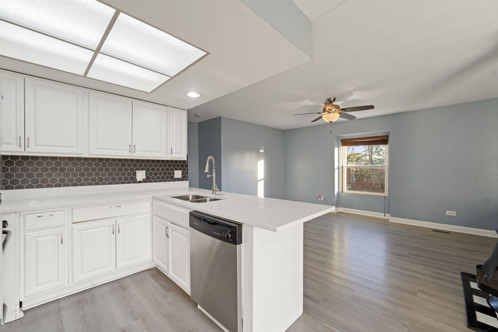 2125 N GINGER CREEK Drive #2125, Palatine, IL 60074