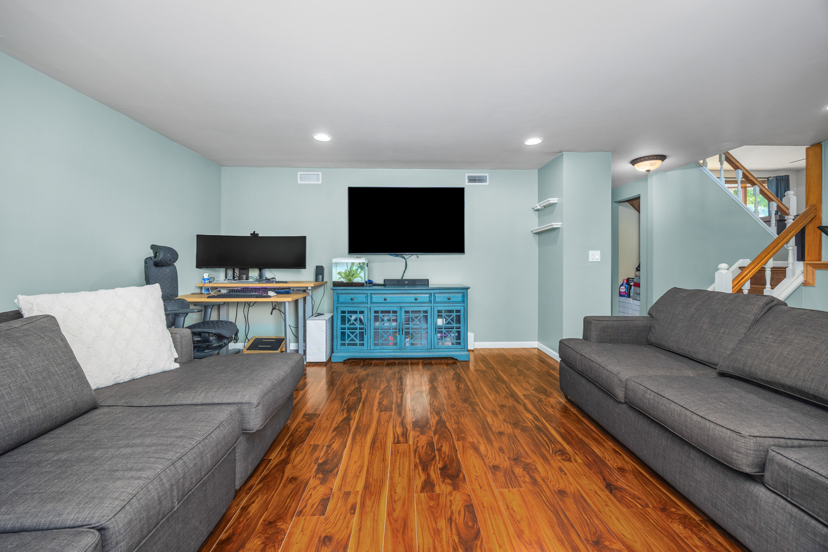 1000 Webster Lane, Schaumburg, IL 60193