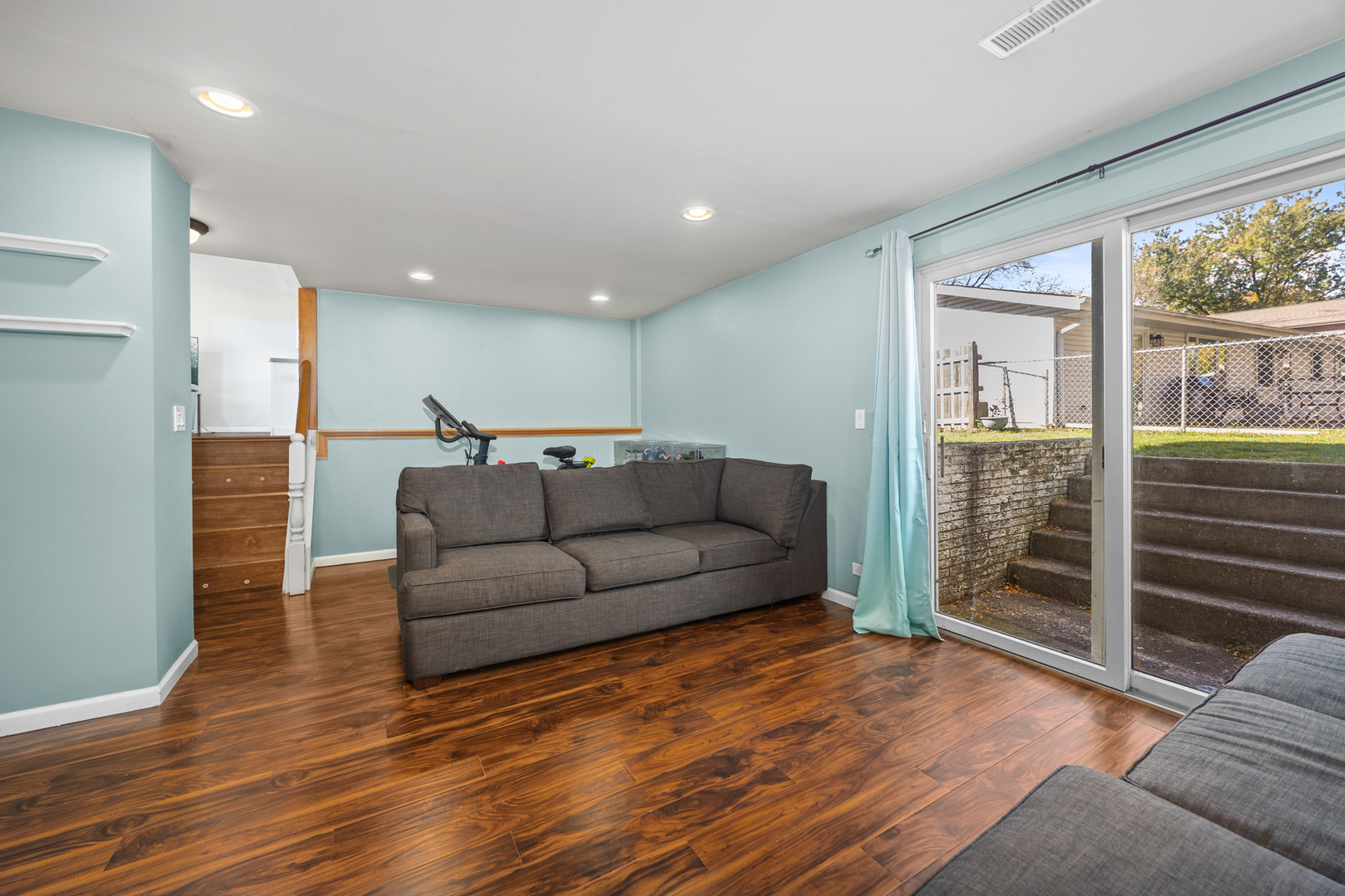 1000 Webster Lane, Schaumburg, IL 60193