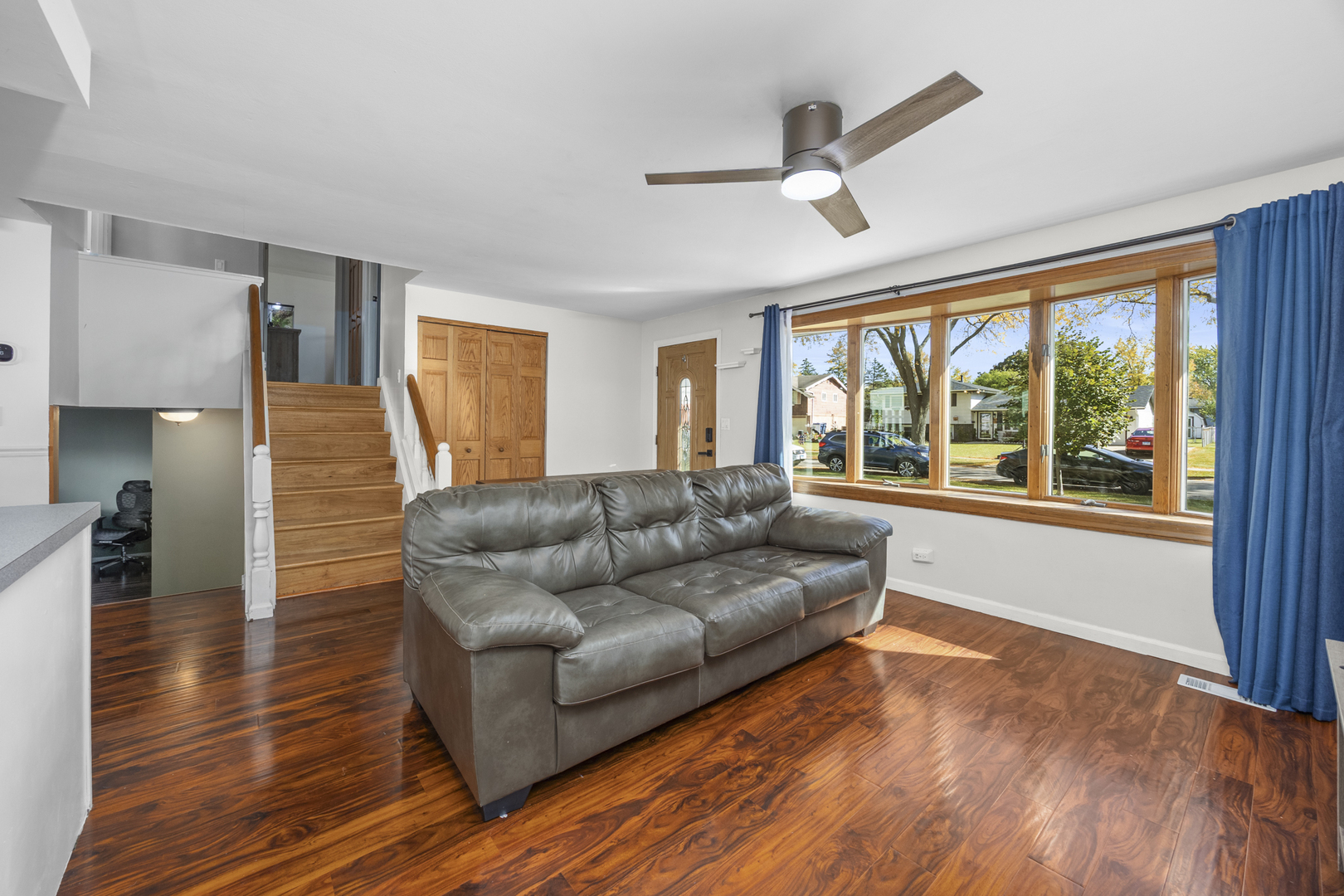 1000 Webster Lane, Schaumburg, IL 60193