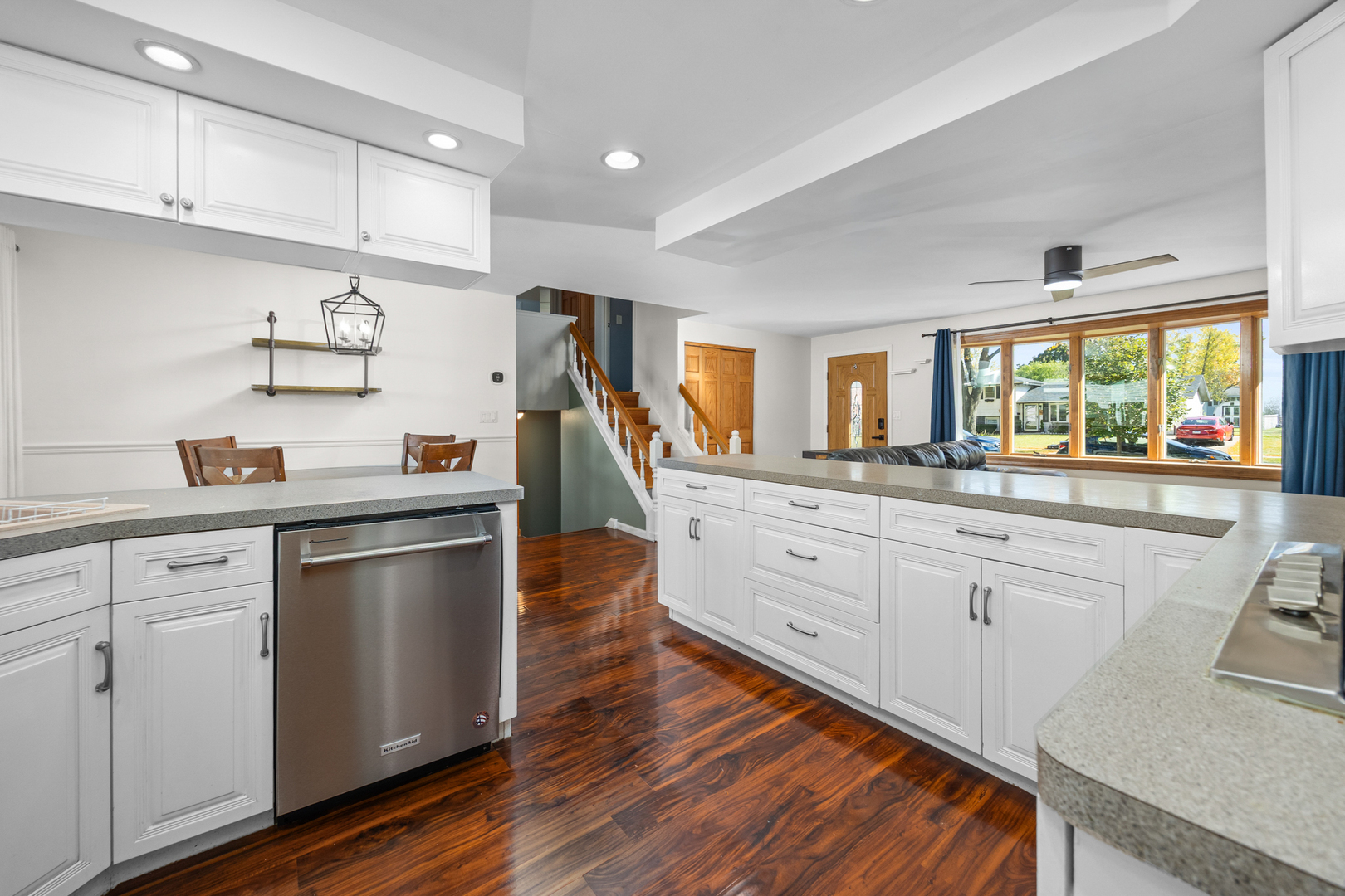 1000 Webster Lane, Schaumburg, IL 60193