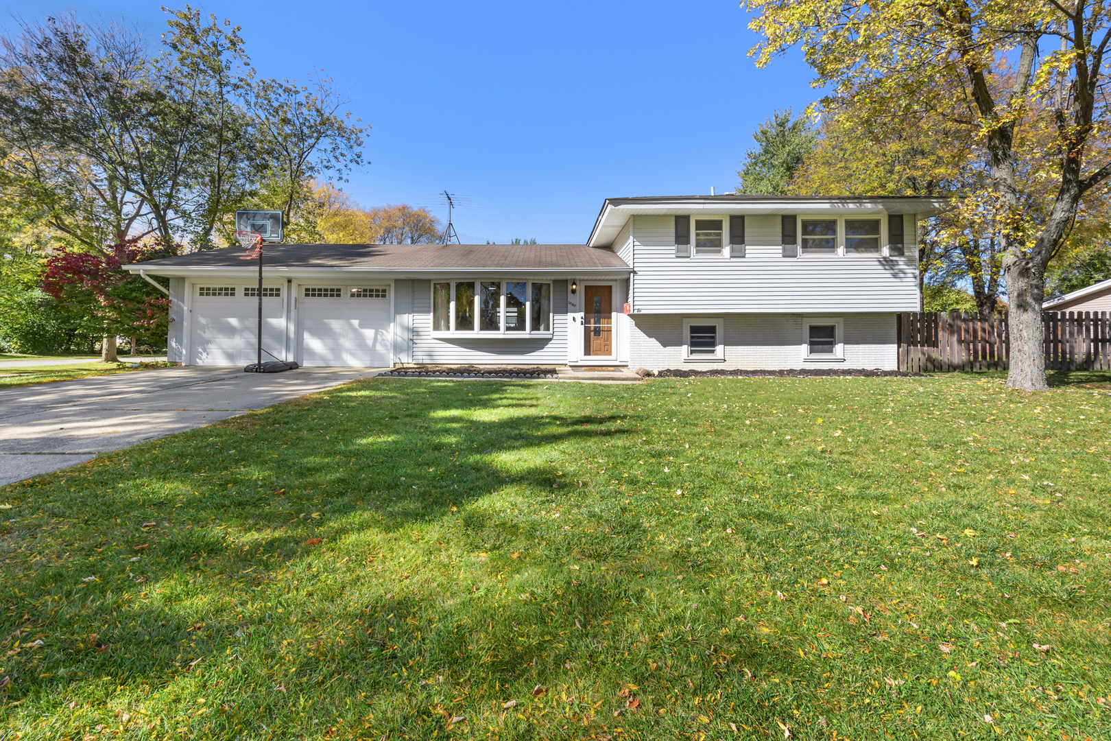 1000 Webster Lane, Schaumburg, IL 60193