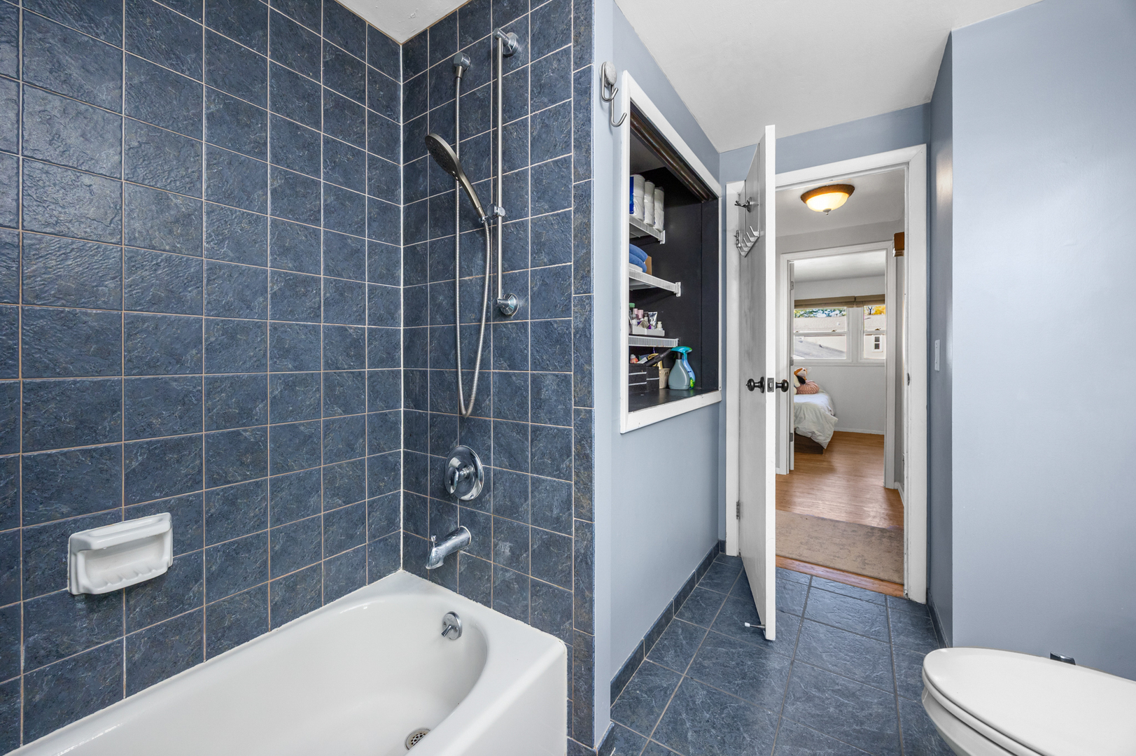 1000 Webster Lane, Schaumburg, IL 60193