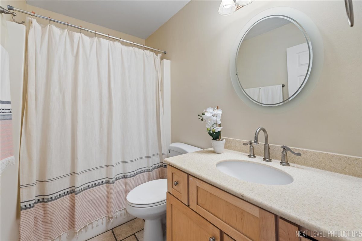 3144 Johnsbury Lane, Aurora, IL 60504