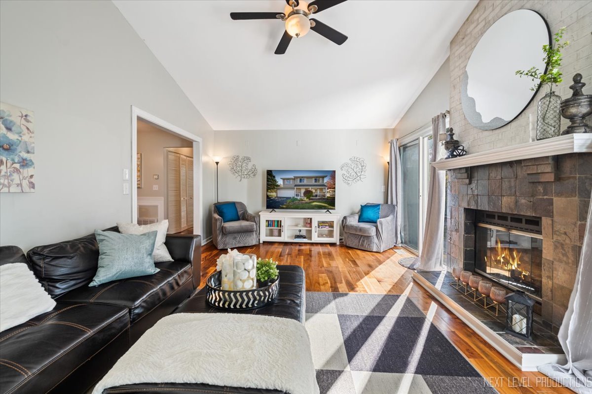 3144 Johnsbury Lane, Aurora, IL 60504