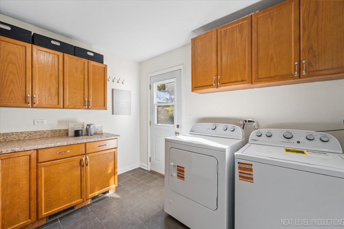 3144 Johnsbury Lane, Aurora, IL 60504