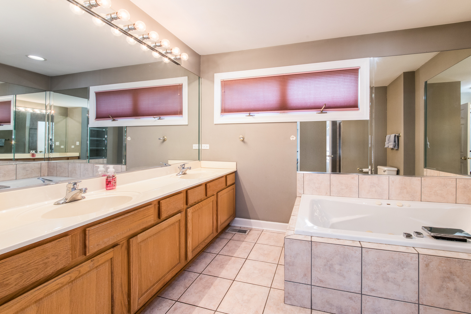 840 N Northwest Highway, Park Ridge, IL 60068