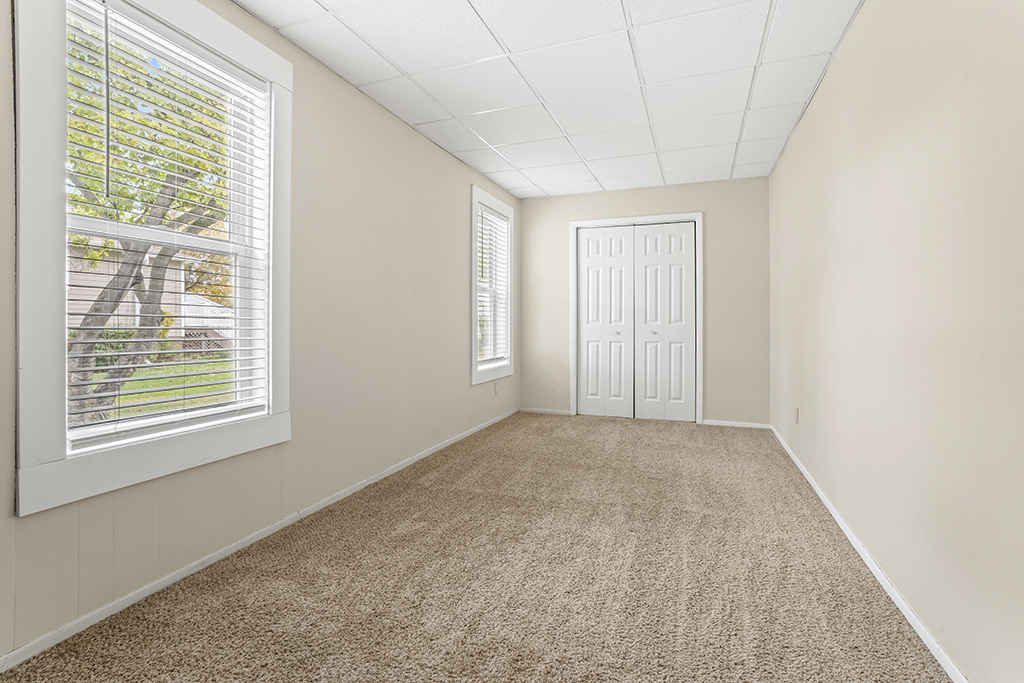 717 Warner Avenue, Lemont, IL 60439