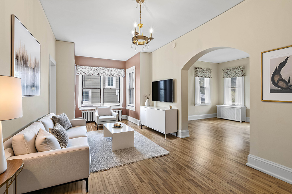 717 Warner Avenue, Lemont, IL 60439