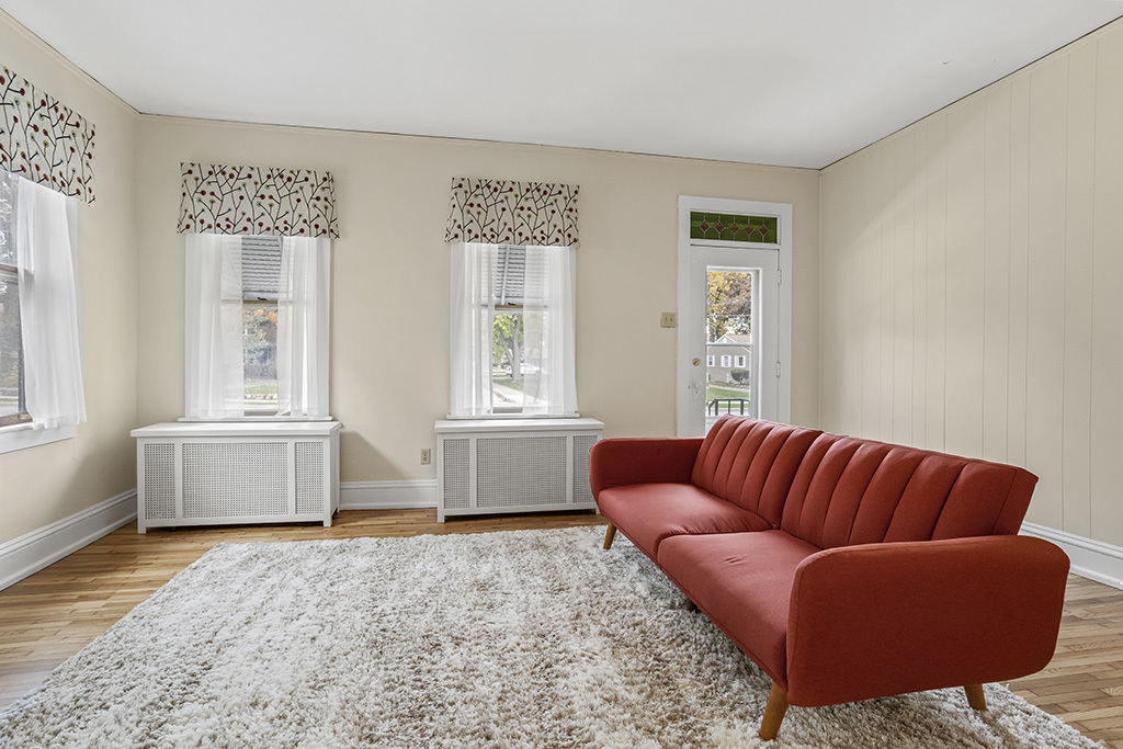 717 Warner Avenue, Lemont, IL 60439