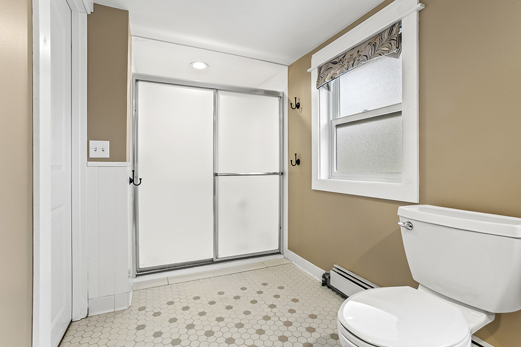 717 Warner Avenue, Lemont, IL 60439