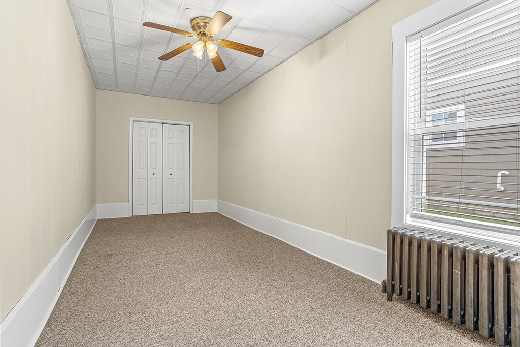 717 Warner Avenue, Lemont, IL 60439