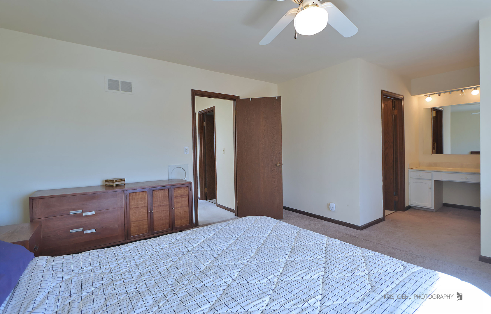 1857 Willowview Terrace, Northfield, IL 60093