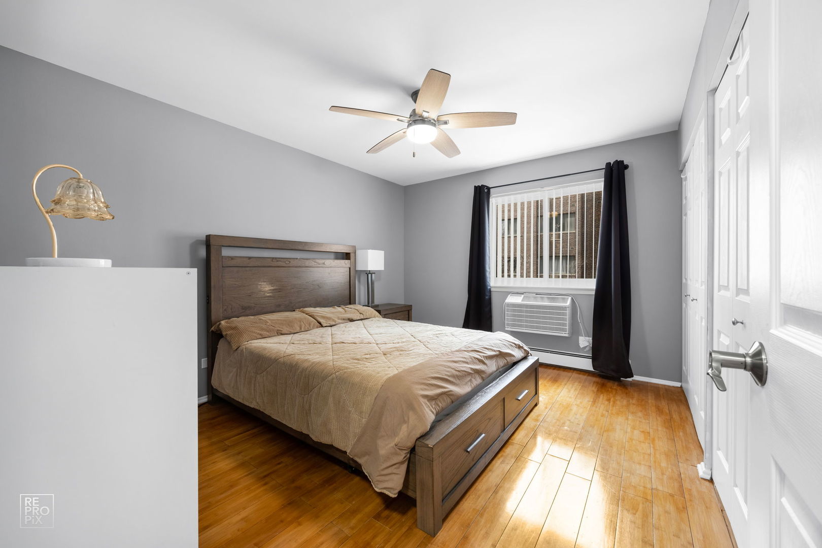 4624 N Commons Drive #111, Chicago, IL 60656