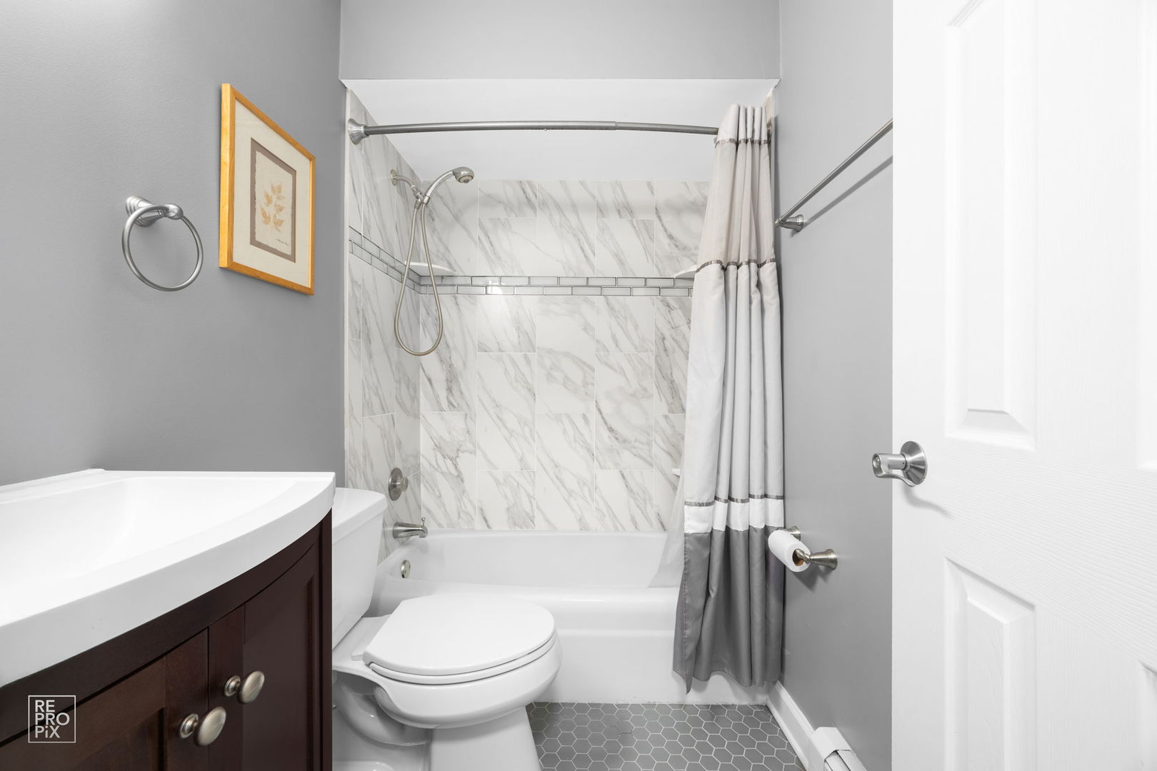 4624 N Commons Drive #111, Chicago, IL 60656